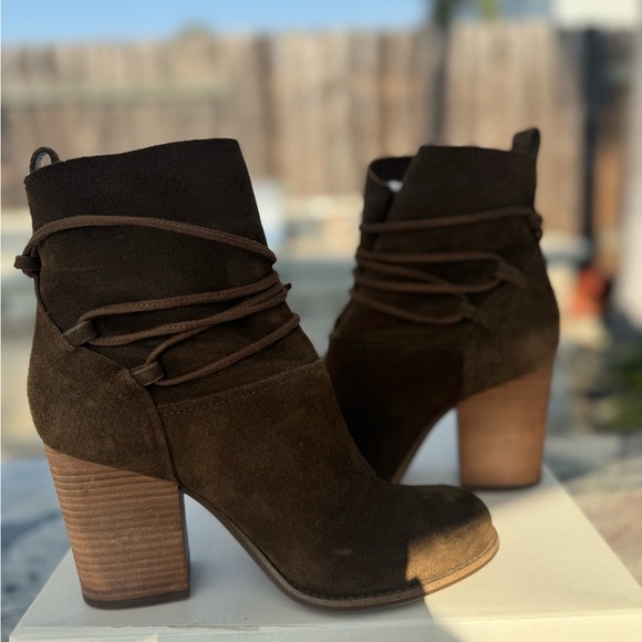 Jessica Simpson tie-up split suede ankle boots! Size 8! - Picture 3 of 7